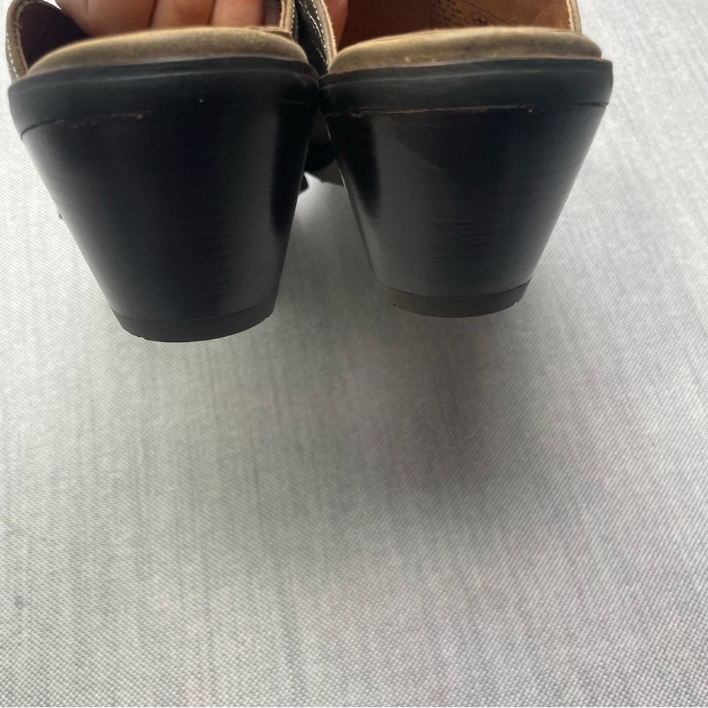Ariat Brown Leather Mules with Embroidered Design - Picture 4 of 9
